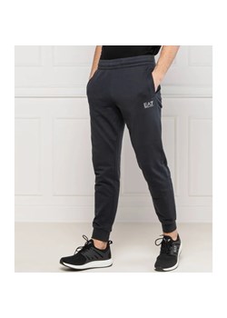 EA7 Spodnie dresowe | Regular Fit ze sklepu Gomez Fashion Store w kategorii Spodnie męskie - zdjęcie 164318370