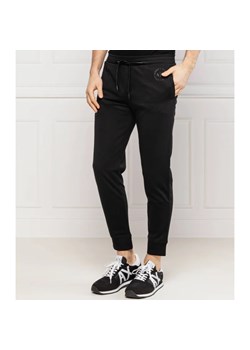 Armani Exchange Spodnie dresowe | Regular Fit ze sklepu Gomez Fashion Store w kategorii Spodnie męskie - zdjęcie 164319872