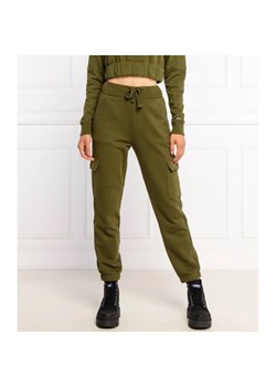 Tommy Jeans Spodnie dresowe TJW REG UTILITY | Regular Fit ze sklepu Gomez Fashion Store w kategorii Spodnie damskie - zdjęcie 164320403