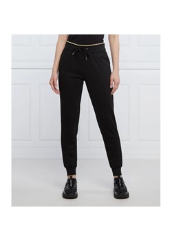 Armani Exchange Spodnie dresowe | Regular Fit ze sklepu Gomez Fashion Store w kategorii Spodnie damskie - zdjęcie 164321331