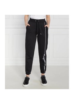 Armani Exchange Spodnie dresowe | Regular Fit ze sklepu Gomez Fashion Store w kategorii Spodnie damskie - zdjęcie 164321934