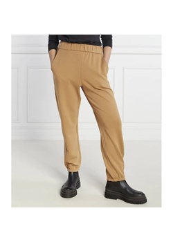 Max Mara Leisure Spodnie dresowe | Regular Fit ze sklepu Gomez Fashion Store w kategorii Spodnie damskie - zdjęcie 164322222