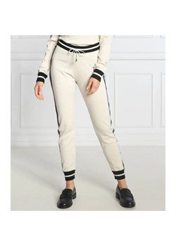 Liu Jo Sport Spodnie dzianinowe | Regular Fit ze sklepu Gomez Fashion Store w kategorii Spodnie damskie - zdjęcie 164323202