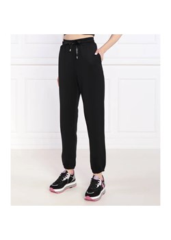 Liu Jo Sport Spodnie dresowe | Regular Fit ze sklepu Gomez Fashion Store w kategorii Spodnie damskie - zdjęcie 164323842