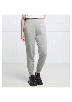 Tommy Hilfiger Spodnie dresowe | Relaxed fit ze sklepu Gomez Fashion Store w kategorii Spodnie damskie - zdjęcie 164324673