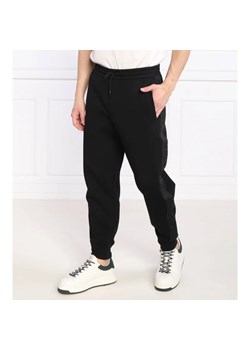 Emporio Armani Spodnie dresowe | Regular Fit ze sklepu Gomez Fashion Store w kategorii Spodnie męskie - zdjęcie 164324963