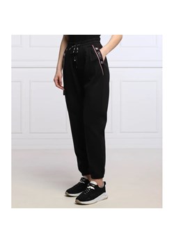 Liu Jo Sport Spodnie dresowe | Regular Fit ze sklepu Gomez Fashion Store w kategorii Spodnie damskie - zdjęcie 164325160