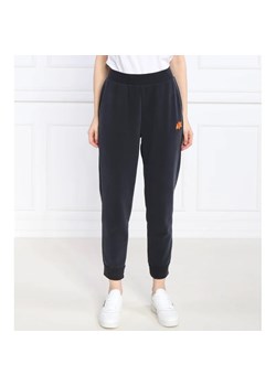 Armani Exchange Spodnie dresowe | Regular Fit ze sklepu Gomez Fashion Store w kategorii Spodnie damskie - zdjęcie 164326814