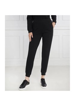 EA7 Spodnie dresowe | Regular Fit ze sklepu Gomez Fashion Store w kategorii Spodnie damskie - zdjęcie 164327300