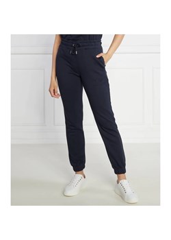 Gant Spodnie dresowe | Regular Fit ze sklepu Gomez Fashion Store w kategorii Spodnie damskie - zdjęcie 164328472