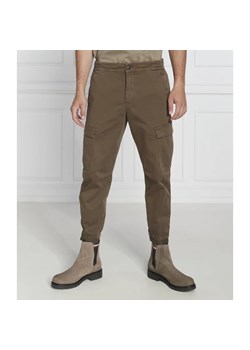 BOSS ORANGE Spodnie cargo Sisla | Relaxed fit ze sklepu Gomez Fashion Store w kategorii Spodnie męskie - zdjęcie 164328730