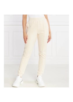 EA7 Spodnie dresowe | Regular Fit ze sklepu Gomez Fashion Store w kategorii Spodnie damskie - zdjęcie 164329262