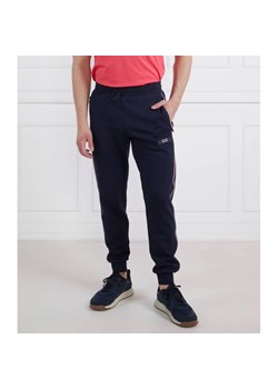 EA7 Spodnie dresowe | Regular Fit ze sklepu Gomez Fashion Store w kategorii Spodnie męskie - zdjęcie 164330910