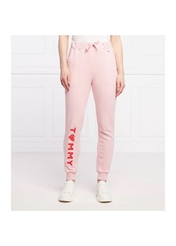 Tommy Hilfiger Spodnie dresowe | Regular Fit ze sklepu Gomez Fashion Store w kategorii Spodnie damskie - zdjęcie 164332354
