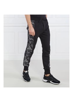 Versace Jeans Couture Spodnie dresowe | Regular Fit ze sklepu Gomez Fashion Store w kategorii Spodnie męskie - zdjęcie 164332733