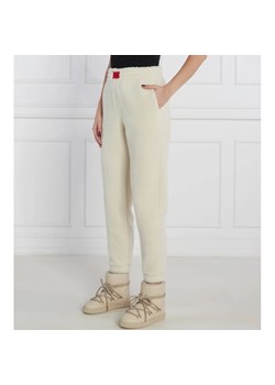 Hugo Bodywear Spodnie CLOUD | Regular Fit ze sklepu Gomez Fashion Store w kategorii Spodnie damskie - zdjęcie 164333143