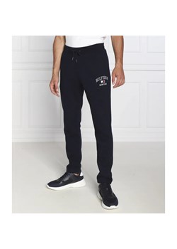 Tommy Hilfiger Spodnie dresowe | Regular Fit ze sklepu Gomez Fashion Store w kategorii Spodnie męskie - zdjęcie 164334213