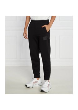 Armani Exchange Spodnie dresowe | Regular Fit ze sklepu Gomez Fashion Store w kategorii Spodnie męskie - zdjęcie 164335994