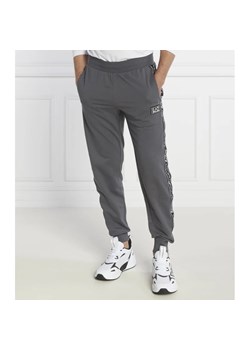 EA7 Spodnie dresowe | Regular Fit ze sklepu Gomez Fashion Store w kategorii Spodnie męskie - zdjęcie 164336064