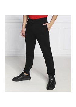 GUESS ACTIVE Spodnie dresowe ALDWIN | Regular Fit ze sklepu Gomez Fashion Store w kategorii Spodnie męskie - zdjęcie 164336450