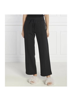 Emporio Armani Spodnie dresowe LOUNGEWEAR | Regular Fit ze sklepu Gomez Fashion Store w kategorii Spodnie damskie - zdjęcie 164337371