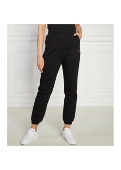 EA7 Spodnie dresowe | Regular Fit ze sklepu Gomez Fashion Store w kategorii Spodnie damskie - zdjęcie 164338164