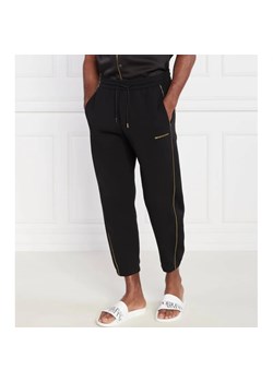 Emporio Armani Spodnie dresowe | Regular Fit ze sklepu Gomez Fashion Store w kategorii Spodnie męskie - zdjęcie 164338553