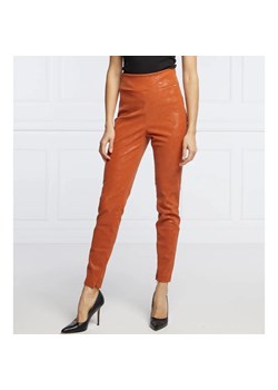 GUESS Spodnie PRISCILLA | Slim Fit ze sklepu Gomez Fashion Store w kategorii Spodnie damskie - zdjęcie 164338582