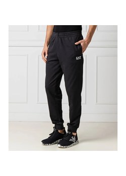 EA7 Spodnie dresowe | Regular Fit ze sklepu Gomez Fashion Store w kategorii Spodnie męskie - zdjęcie 164338742