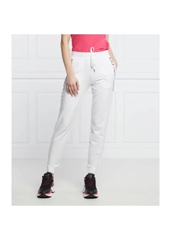 EA7 Spodnie | Regular Fit ze sklepu Gomez Fashion Store w kategorii Spodnie damskie - zdjęcie 164340191