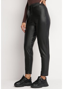 Czarne Spodnie z Ekoskóry i Marszczoną Gumką w Pasie Landera ze sklepu Born2be Odzież w kategorii Spodnie damskie - zdjęcie 164356142