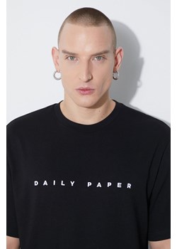 Daily Paper t-shirt bawełniany Alias Tee męski kolor czarny z aplikacją 2021181 ze sklepu PRM w kategorii T-shirty męskie - zdjęcie 164357101