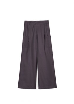 Cropp - Fioletowe spodnie wide leg z kieszeniami cargo - fioletowy ze sklepu Cropp w kategorii Spodnie damskie - zdjęcie 164403542
