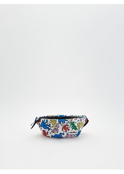 Reserved - Saszetka Keith Haring - złamana biel ze sklepu Reserved w kategorii Torby i walizki dziecięce - zdjęcie 164403932