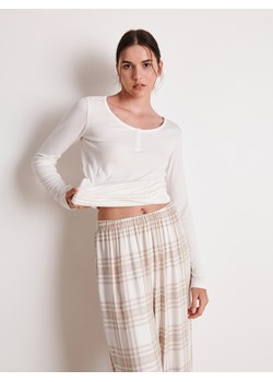 Reserved - Dwuczęściowa piżama - złamana biel ze sklepu Reserved w kategorii Piżamy damskie - zdjęcie 164408093