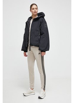 adidas kurtka puchowa damska kolor czarny zimowa oversize ze sklepu ANSWEAR.com w kategorii Kurtki damskie - zdjęcie 164414811