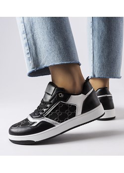 Czarne sneakersy zdobione monogramem Isidora ze sklepu gemre w kategorii Buty sportowe damskie - zdjęcie 164457782