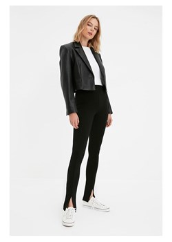 trendyol Spodnie w kolorze czarnym ze sklepu Limango Polska w kategorii Spodnie damskie - zdjęcie 164503300