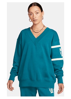 Damska bluza dresowa z dekoltem w kształcie litery V Nike Sportswear Phoenix Fleece - Zieleń ze sklepu Nike poland w kategorii Bluzy damskie - zdjęcie 164516092