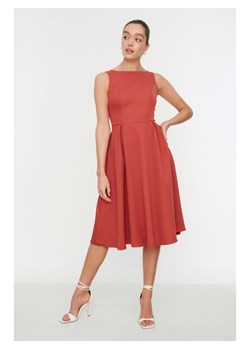 trendyol Sukienka w kolorze czerwonym ze sklepu Limango Polska w kategorii Sukienki - zdjęcie 164521151
