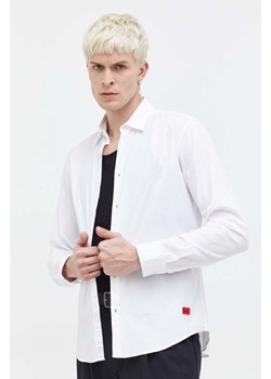 HUGO koszula męska kolor biały slim z kołnierzykiem klasycznym 50500216 ze sklepu ANSWEAR.com w kategorii Koszule męskie - zdjęcie 164529963
