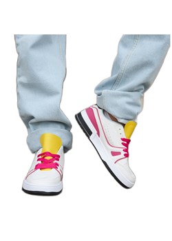 Inna Biało-różowe sneakersy z żółtym językiem Archie białe ze sklepu ButyModne.pl w kategorii Buty sportowe damskie - zdjęcie 164714030