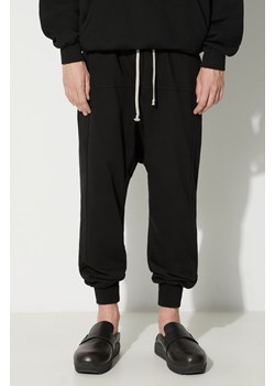 Rick Owens spodnie dresowe bawełniane kolor czarny gładkie ze sklepu PRM w kategorii Spodnie męskie - zdjęcie 164744262