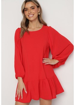 Czerwona Trapezowa Sukienka Mini Oversize z Okrągłym Dekoltem i Falbankami Birdola ze sklepu Born2be Odzież w kategorii Sukienki - zdjęcie 164789392