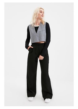 trendyol Spodnie w kolorze czarnym ze sklepu Limango Polska w kategorii Spodnie damskie - zdjęcie 164791891