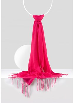 Różowy szal z frędzlami ze sklepu Molton w kategorii Szaliki i chusty damskie - zdjęcie 164794010