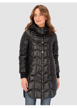 Czarna pikowana kurtka z kapturem i rozporkami Perso ze sklepu Eye For Fashion w kategorii Kurtki damskie - zdjęcie 164800784