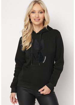 Czarna Bluza Wkładana Przez Głowę z Nadrukiem Czarnego Kota Ilio ze sklepu Born2be Odzież w kategorii Bluzy damskie - zdjęcie 164872821