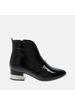 Czarne eleganckie botki z lakierowanej skóry ze sklepu Laura Messi w kategorii Botki - zdjęcie 164891632