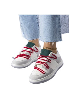 Szare sneakersy z czerwonymi sznurówkami Aucoin białe ze sklepu ButyModne.pl w kategorii Buty sportowe damskie - zdjęcie 164911680